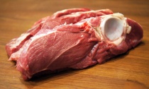 Мясо с косточкой говяжье